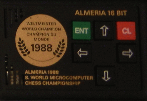 Picture shows �Mephisto Almeria 16 Bit� game module control keys.  There are 4 directional keys an 1 enter and 1 clear key.  These keys are used to set the levels and game options on the 32 Bit LCD Display module.