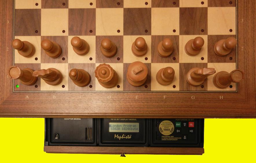 Mephisto London 32 Bit Upgrade (1996) Top View of Mephisto London 32 Bit Upgrade inside Modular Chess Board