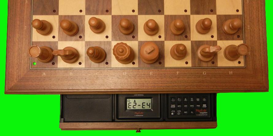 Mephisto Magellan (1998) Top View of Mephisto Magellan inside Modular Chess Board
