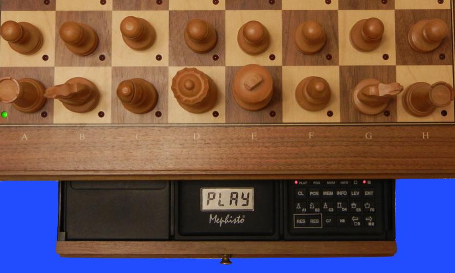 Mephisto MM V (1990) Top View of Mephisto MM V inside Modular Chess Board