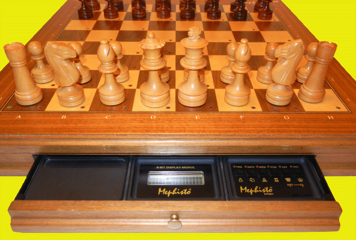 �Mephisto Polgar� chess game module playing inside a Mephisto Muenchen Auto-Sensory Board.