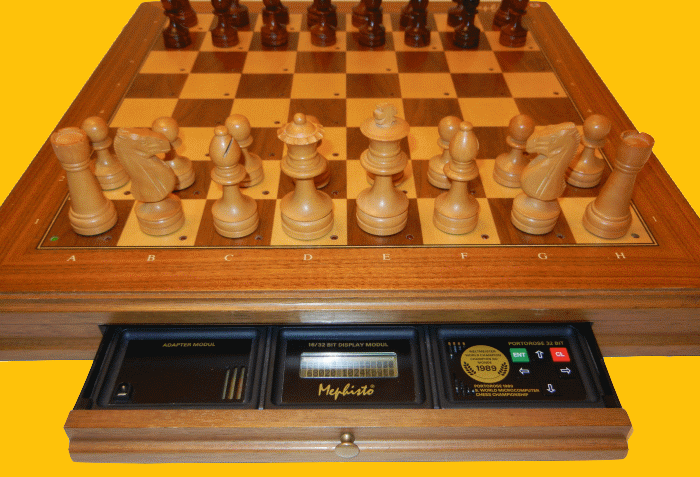 �Mephisto Portorose 32 Bit� chess game module playing inside a Mephisto Muenchen Auto-Sensory Board.