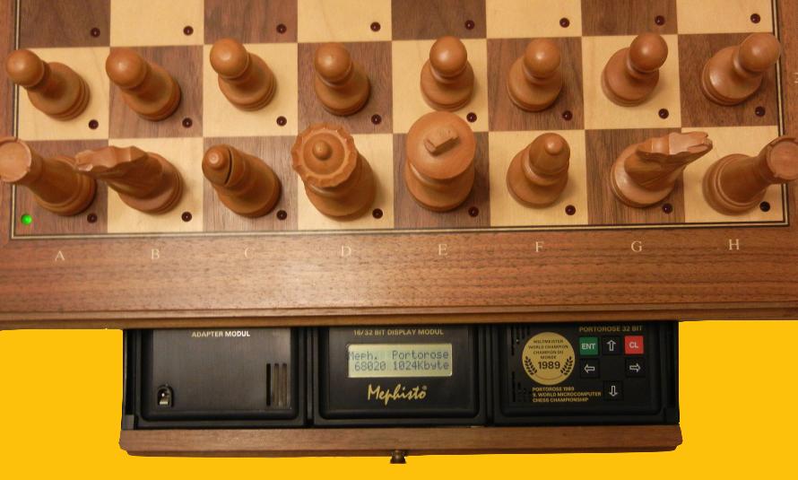 Mephisto Portorose 32 Bit (1989) Top View of Mephisto Portorose 32 Bit Modules inside Modular Chess Board