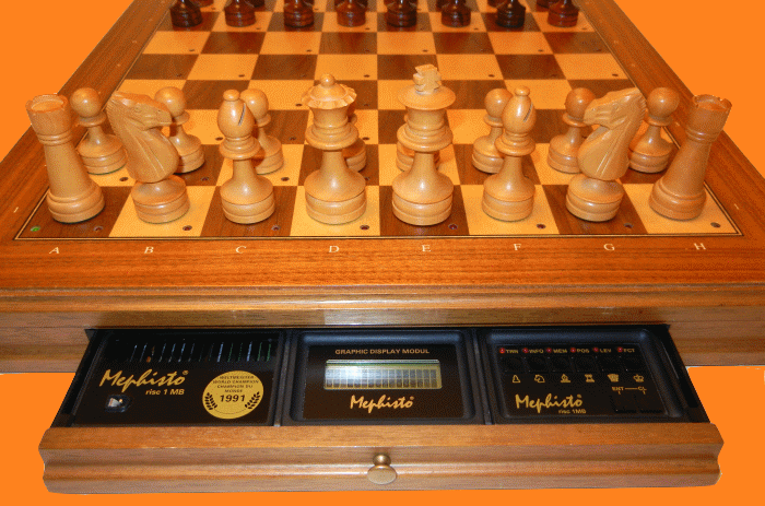 �Mephisto Risc chess game module playing inside a Mephisto Muenchen Auto-Sensory Board.