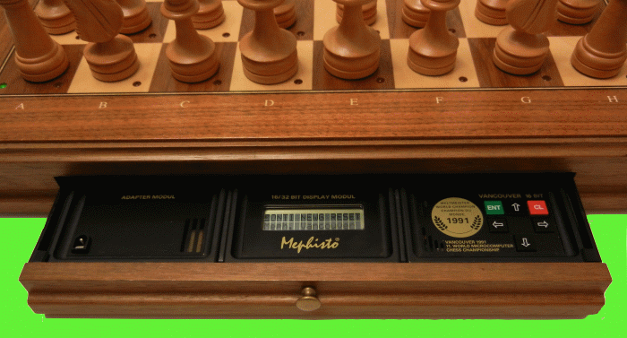 �Mephisto Vancouver 16 Bit� chess game module playing inside a Mephisto Muenchen Auto-Sensory Board.